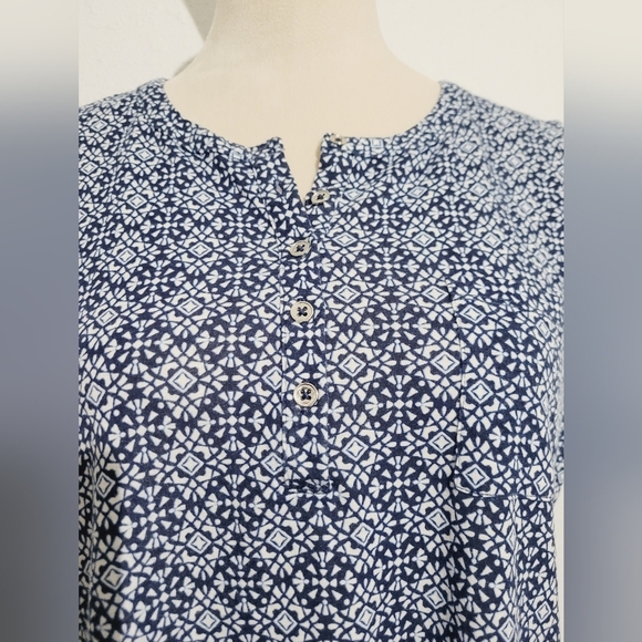 Liz Claiborne Sleeveless Tank Top Shirt Woman's Size PXL Flowey & Lightweight - Picture 2 of 10